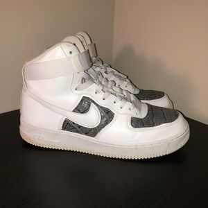 Nike Air Force 1 high top grey snake